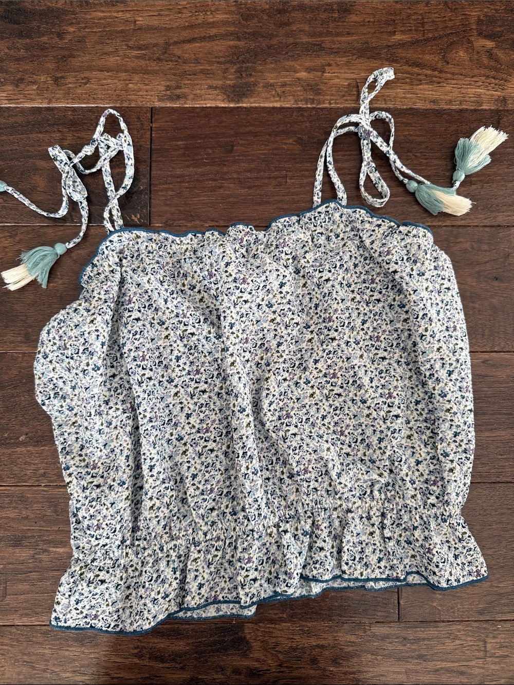 Hem & Thread White and Blue Floral Tie-Shoulder Crop Tank